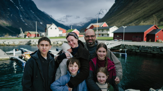 I v Česku se z rodin odebírají děti, říká právnička. Důvody jsou ale jiné, než ve filmu Fjord