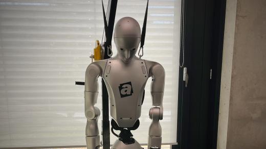 Robot Ignác od Alza.cz