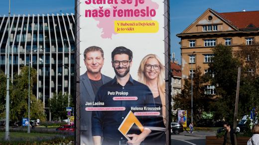 Jan Lacina (zleva), Petr Prokop a Helena Krausová na kandidátce STAN