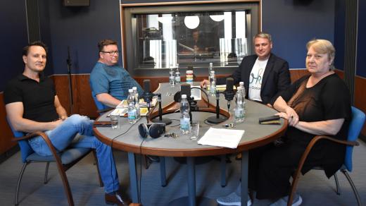 Zleva: Tomáš Raždík (ŠVÝCARSKÁ DEMOKRACIE, PRO, SVOBODNÍ A TRIKOLORA), Marian Juroška (Hnutí Stačilo! a nezávislí Ostraváci), Miroslav Otisk (OK pro Ostravu), Liana Janáčková (Motoristé sobě)