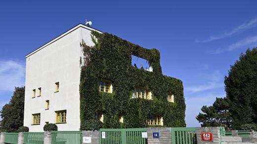 Vila prošla renovací hlavně z důvodu chátrající střechy