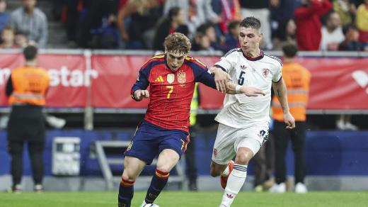 Český reprezentant Jiří Sláma v zápase Ligy národů proti Španělsku