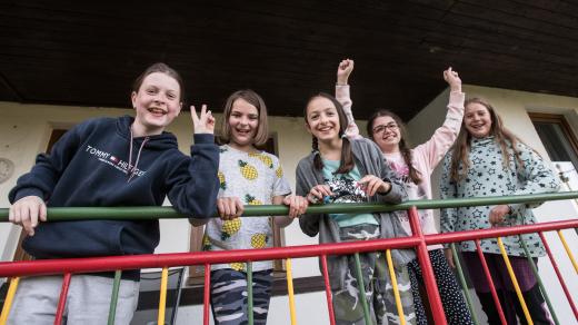 Začaly školy v přírodě. Děti přijely například do Rekreačního střediska Svor na Českolipsku.