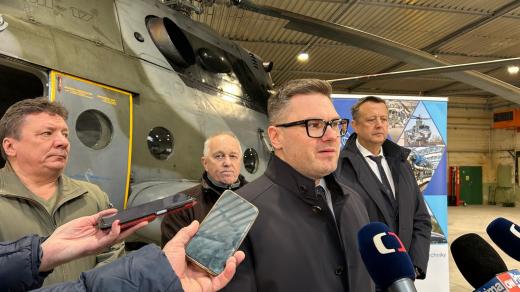 Podnik LOM Praha chce nadále investovat do úprav letiště v Bochoři, uvedl ředitel podniku Jiří Protiva