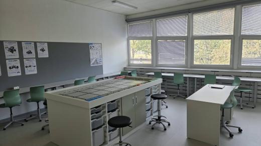 Nové učebny robotiky, cizích jazyků, fyziky a chemie mohou využívat žáci základní školy Nábřežní v Jeseníku