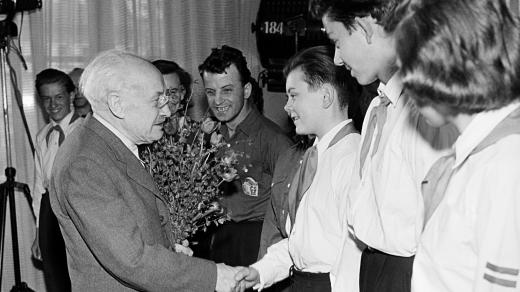 Zdeněk Nejedlý a pionýři