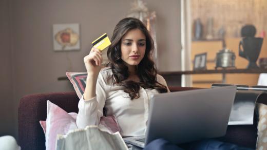 Proti praktikám podvodných e-shopů je možné se bránit. Důležité je podnikání neseriózním obchodníkům alespoň znepříjemnit.