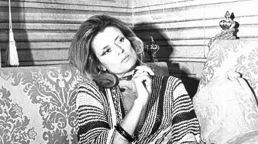 Italská návrhářka Gabriella Crespi (1922-2017) v roce 1970