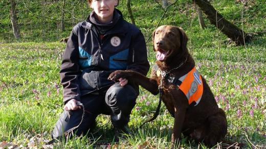 Klára Hlubocká se svým cvičeným pejskem