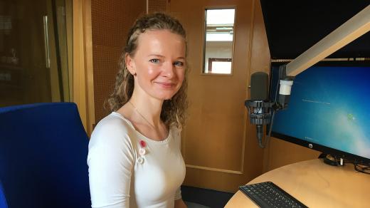 Fyzioterapeutka Vendula Vrbová ukazuje správné držení těla