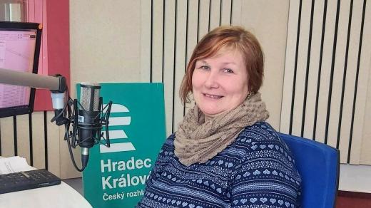 Jaroslava Mačková ve studiu Českého rozhlasu Hradec Králové