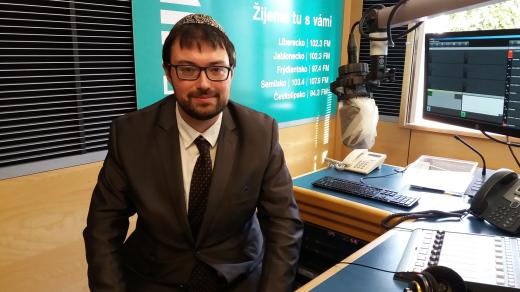 David Maxa ve studiu Českého rozhlasu Liberec