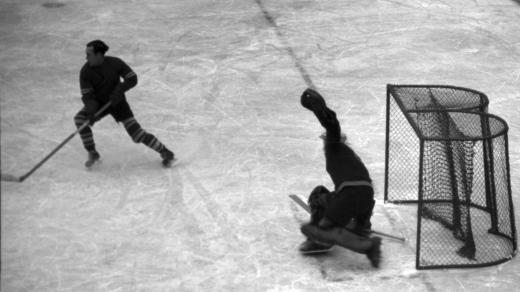 Pořad S mikrofonem za hokejem byl součástí vysílání už v roce 1947 při MS v hokeji