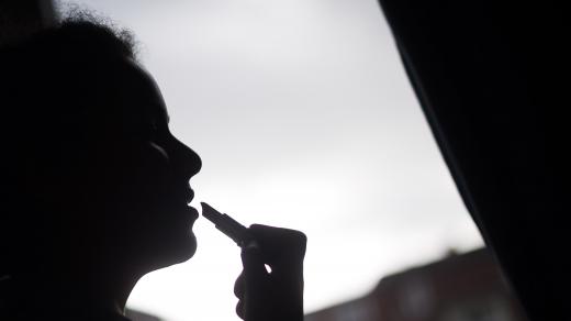 Dívka, rtěnka, prostituce