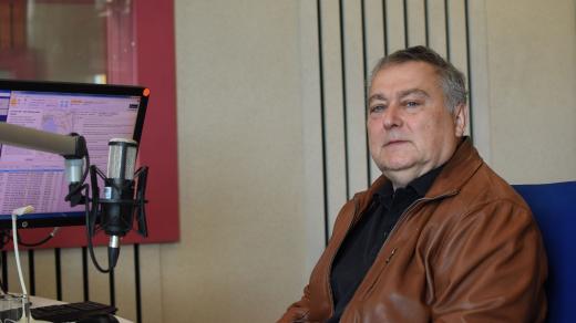 Mgr. Ivan Adamec ve studiu Českého rozhlasu Hradec Králové