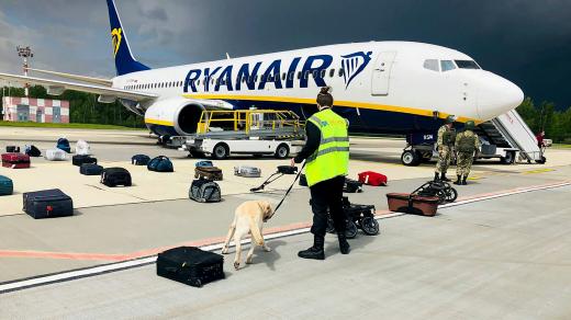 Letadlo společnosti Ryanair bylo přinuceno přistát v Minsku