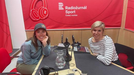 Eva Samková v talkshow Páteční finiš