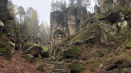 Strážci přírody v Prachovských skalách vyráží na kontroly všech turistických tras