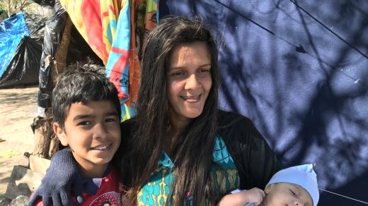 Žena zvládla cestu z Venezuely přes džungli a přes sedm zemí těhotná. Syn se narodil v Mexiku