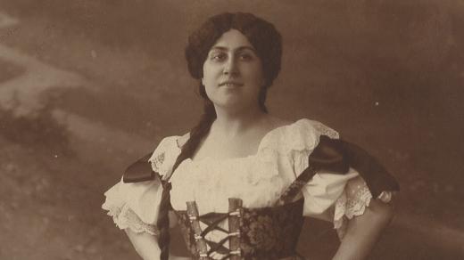 Ema Destinnová v roli Mařenky v opeře Bedřicha Smetany Prodaná Nevěsta