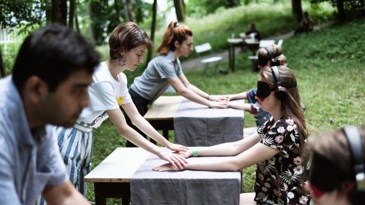 Festival Luhovaný Vincent, multisenzorické divadelní představení Lžička pod nos (Studio MoreThanThat)