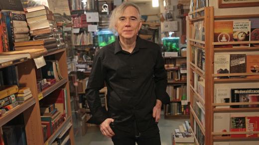 Petr Čichoň, brněnský básník, pokřtil v ostravské Fiducii svou knihu Lanovka na Landek