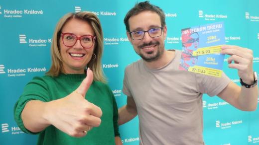 Martina Součková a Jakub Schmidt ve studiu Českého rozhlasu Hradec Králové