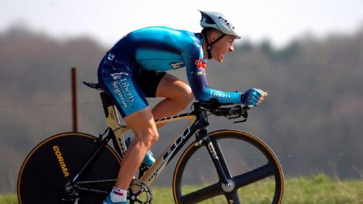 Cyklista Jan Hruška se snaží předat své profesionální zkušenosti mladé generaci