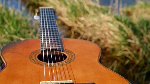 Akustická kytara