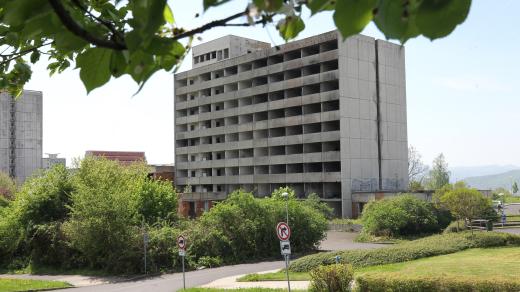 Vybydlený hotel Máj na Severní Terase v Ústí nad Labem