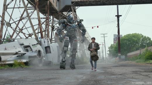 Z filmu Transformers: Probouzení monster