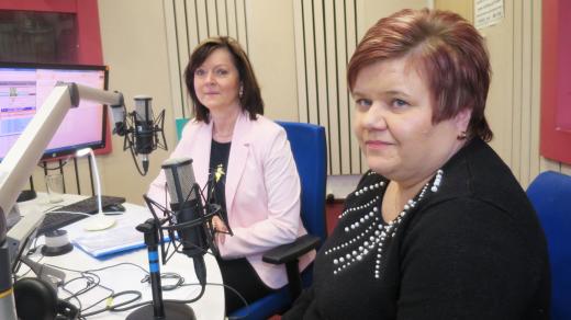 Ivana Kudrnáčová a Marzena Peťovská ve studiu Českého rozhlasu Hradec Králové