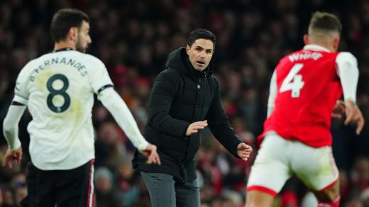 Trenér Arsenalu Mikel Arteta během zápasu s Manchesterem United