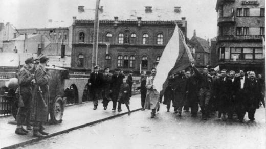 Fotografie z průběhu povstání v květnu 1945 v Kolíně