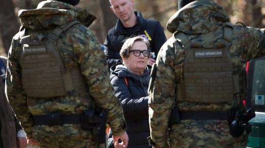 Režisérka Agnieszka Holland během natáčení snímku Hranice