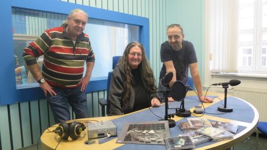 Josef Zikmund, Ivan Hlas a Tomáš Katschner ve studiu Českého rozhlasu Hradec Králové
