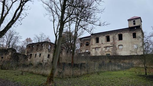 Kostel a fara ve Svatoboru