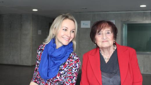 Mikrobioložka a imunoložka Prof. Blanka Říhová a Jitka Novotná