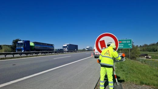 Zákaz předjíždění kamionů platí na dalším úseku dálnice D1