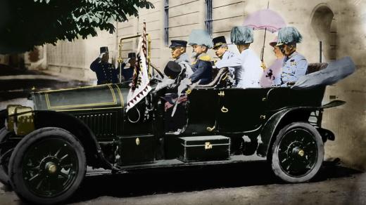 František Ferdinand s chotí Žofií na své osudové jízdě v Sarajevu 1914