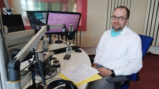 Ing. Jan Jarolím ve studiu Českého rozhlasu Hradec Králové