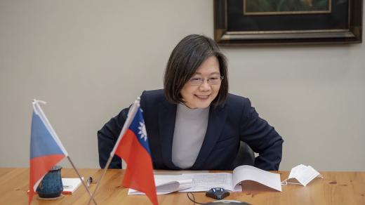 Tchajwanská prezidentka Cchaj Jing-wen telefonuje se zvoleným českým prezidentem Petrem Pavlem