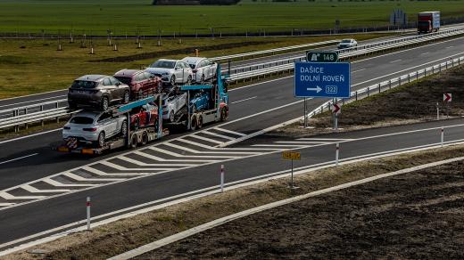 Lidé z Dolní Rovně, Dašic i dalších obcí si stěžují na hluk z dálnice