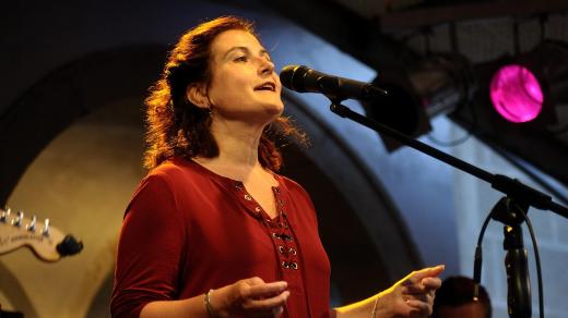 Folková zpěvačka Lenka Slabá vystoupí v budějovickém rozhlase