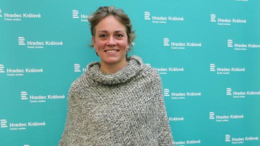 Kristýna Červinková ve studiu Českého rozhlasu Hradec Králové