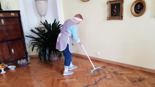 Předsezónní úklid na zámku v Tachově
