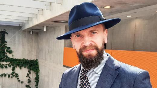 Daniel Šmíd, mentor, lektor, odborník na etiketu