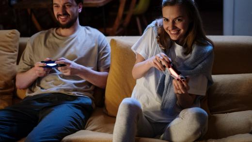 hráči, počítačové hry, playstation, mileniálové