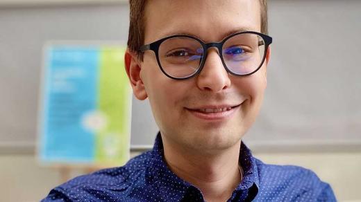 Tomáš Maleček s diplomovou prací o Divadle Járy Cimrmana