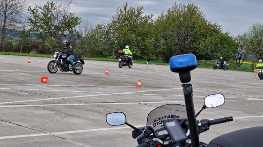 Výcvik strážníků, polygon Holešov, motocykly